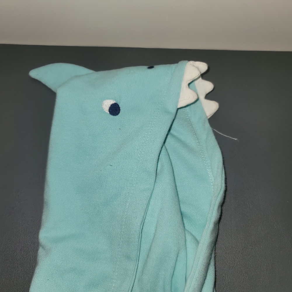 (6 mos) Carter's Shark Hoodie Sweatsuit - Picture 5 of 9